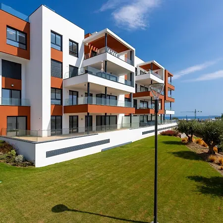 Penthouse Middle Views Апартаменты