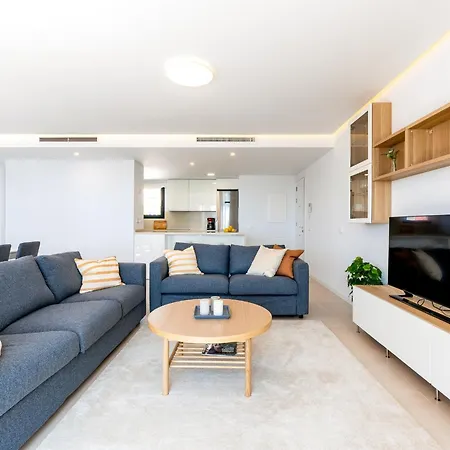 Penthouse Middle Views 公寓 *