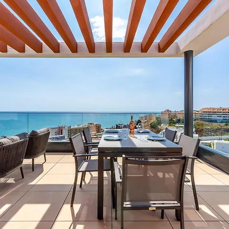 Penthouse Middle Views *