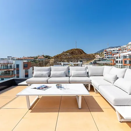 Penthouse Middle Views *