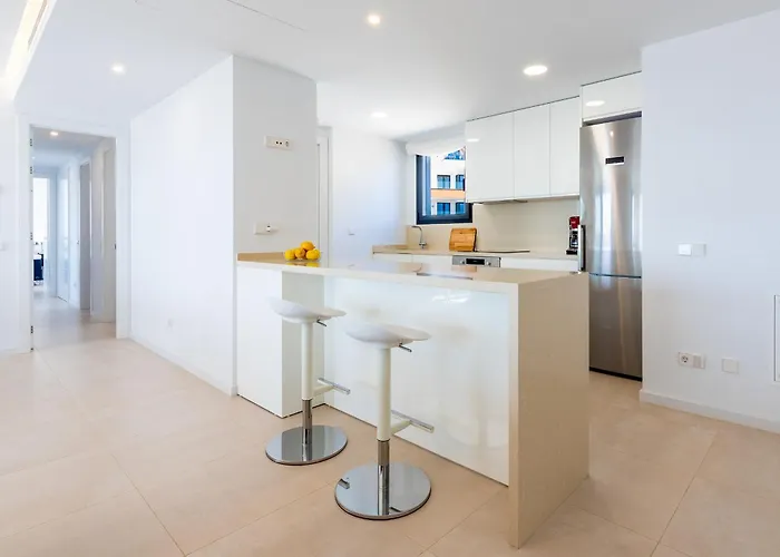 Penthouse Middle Views *