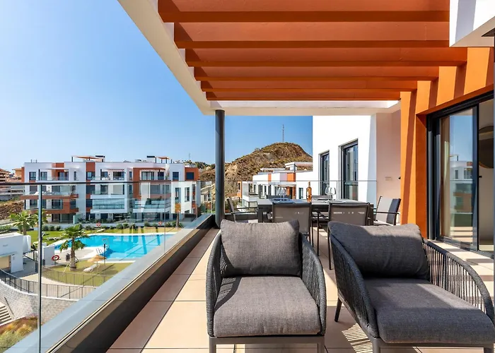 Penthouse Middle Views