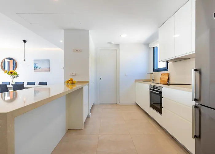 Penthouse Middle Views *