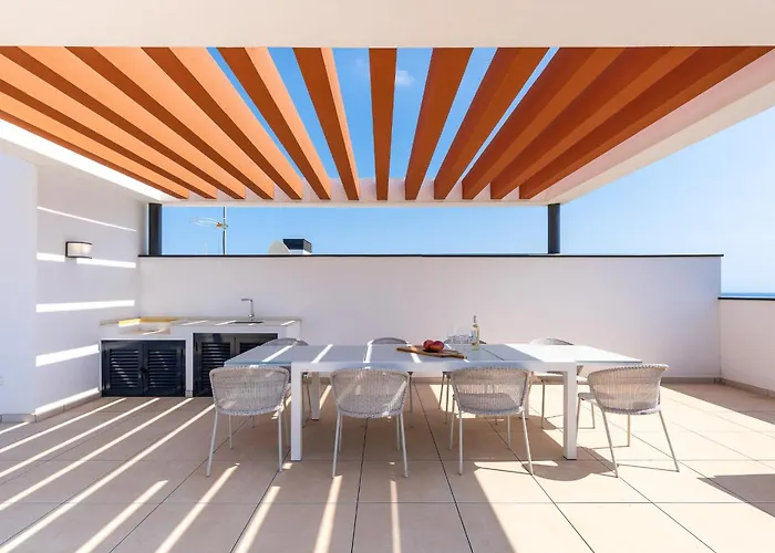 Penthouse Middle Views